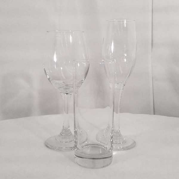 Premium glassware place setting