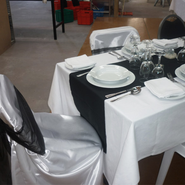 tc-Black-table-runners&white-black-table-cloth